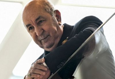 الجزائر تعجل الانتخابات الرئاسية عن موعدها المقرر