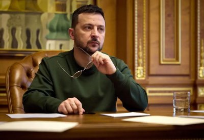 زيلينسكي يحض أوروبا على تزويده بالذخائر ومنع الصادرات الروسية