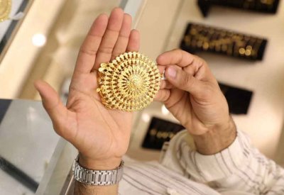 ارتفاع اسعار الذهب أدى الى عزوف البعض عن الشراء لعيد الأم واقبال الآخر عليه