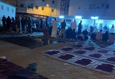 مصلو مجمع 111 في الحد يغرقون بالوحل