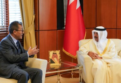 وزير الديوان الملكي يستقبل السفير الصيني لدى المملكة