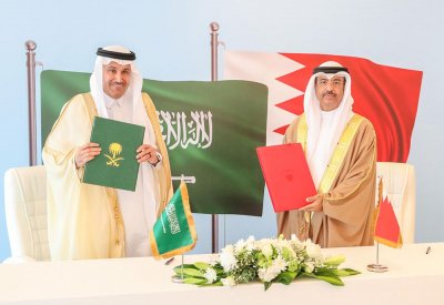 وزير المواصلات والاتصالات يوقع مذكرة تفاهم مع نظيره السعودي في مجال مستقبل النقل