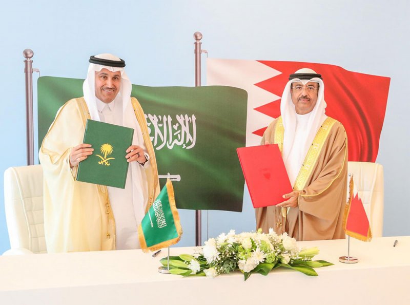 وزير المواصلات والاتصالات يوقع مذكرة تفاهم مع نظيره السعودي في مجال مستقبل النقل