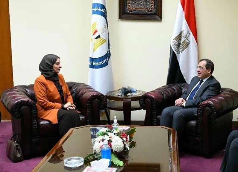 وزير البترول والثروة المعدنية بجمهورية مصر العربية يلتقي سفيرة مملكة البحرين في القاهرة لبحث التعاون المشترك