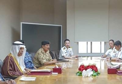 وزير شؤون الدفاع يستقبل القائد العام للدفاع الذاتي بإمبراطورية اليابان الصديقة