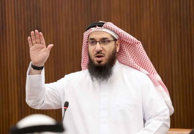 الحسيني: داعياً "الأعلى للصحة" بحث اتفاقيات الشراء الموحد للأدوية مع الدول المجاورة 