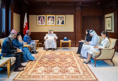 وزير الخارجية يستقبل سفير نيبال لدى مملكة البحرين