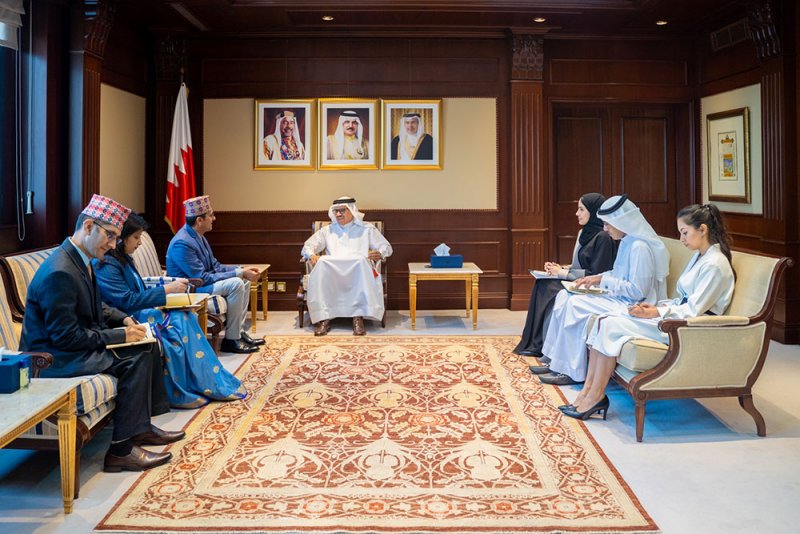 وزير الخارجية يستقبل سفير نيبال لدى مملكة البحرين