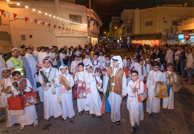 حشد جماهيري كبير يشهد "كرنفال المحرق الاول للقرقاعون"