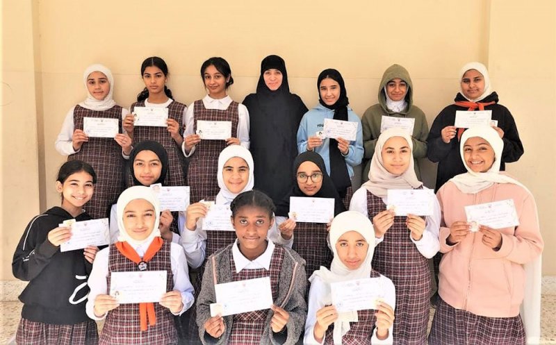 المعلمة فاطمة حبيب تُطوّر مستوى طالباتها بمشروع "رائدات الرياضيات"