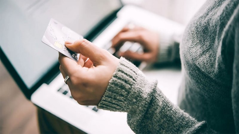 مبيعات التجزئة عبر الإنترنت في الصين تسجل 303 مليار دولار