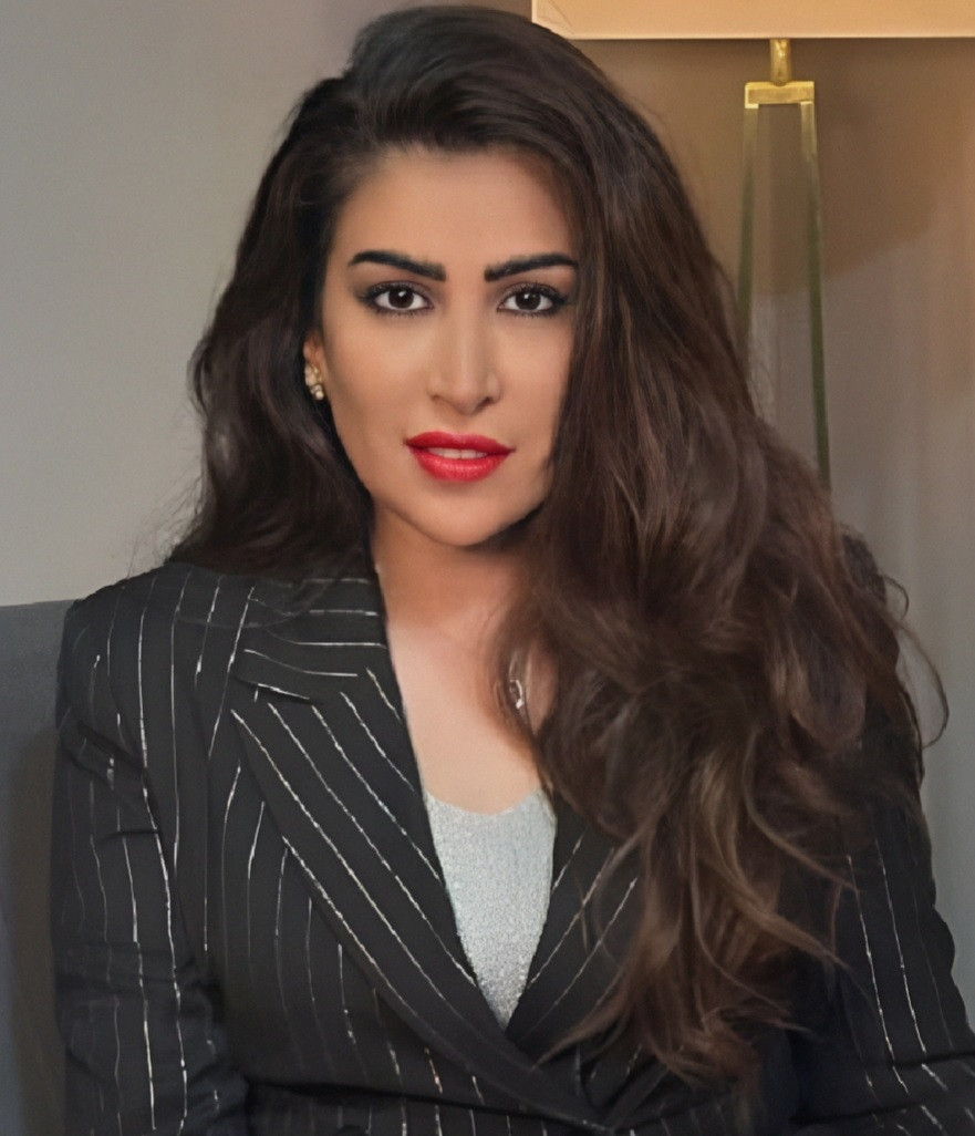 الإعلامية الكويتية رشا سالم