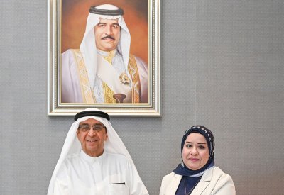 سمو الشيخ محمد بن مبارك آل خليفة يستقبل الدكتورة نجاة عبد الرحمن ناصر الدوسري