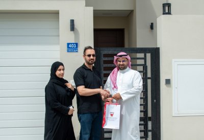 "الإسكان" تواصل تسليم مفاتيح وحدات المرحلة الأولى بمدينة "شرق سترة"