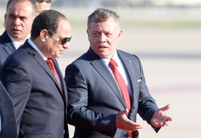 العاهل الأردني والسيسي يدعوان إلى "وقف شامل لإطلاق النار في غزة في أقرب وقت"