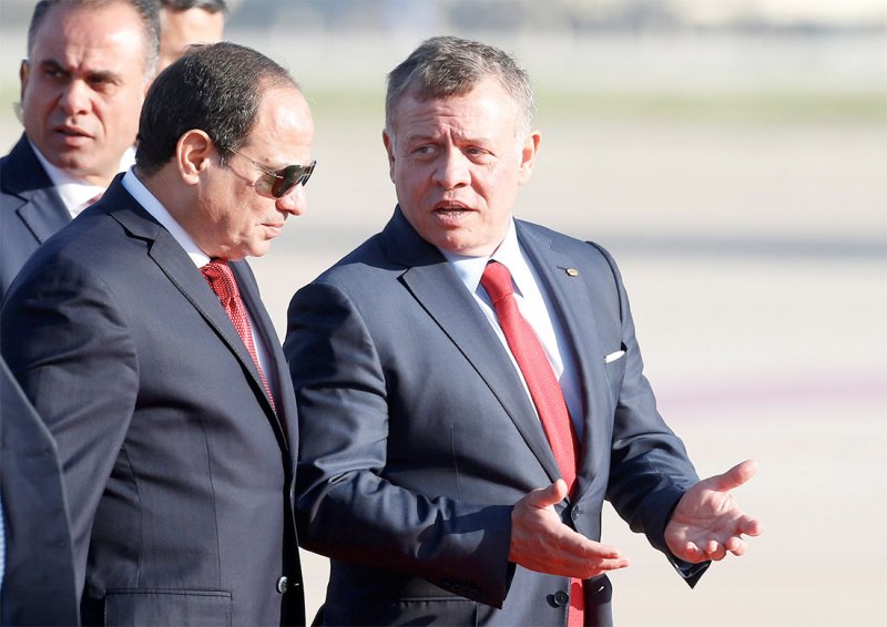 العاهل الأردني والسيسي يدعوان إلى "وقف شامل لإطلاق النار في غزة في أقرب وقت"
