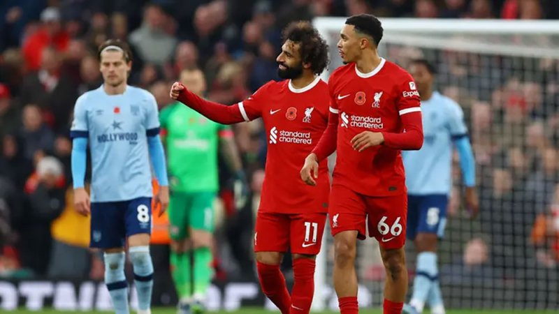 ليفربول يضحي باستمرار صلاح لإرضاء "ابنه"