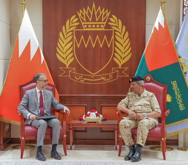 القائد العام لقوة دفاع البحرين يستقبل سعادة سفير الولايات المتحدة الأميركية لدى مملكة‎ البحرين