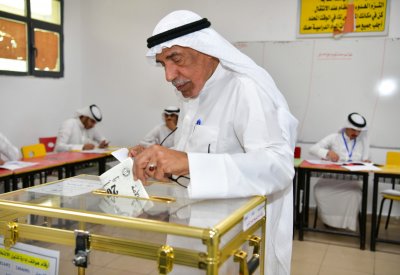 الكويت تنتخب مجلس أمتها
