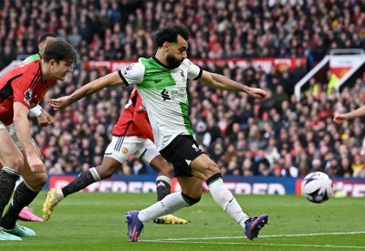 مباراة مثيرة في أولد ترافورد.. ليفربول يتعثر والدوري يشتعل