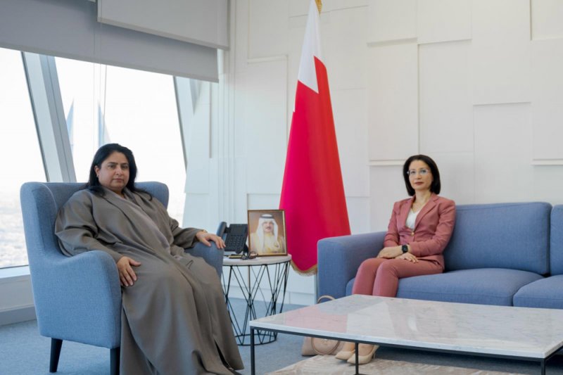 المدير العام لمعهد الإدارة العامة تستقبل القائم بأعمال سفارة الجمهورية التونسية لدى مملكة البحرين