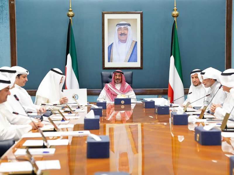 أمير الكويت يقبل استقالة الحكومة