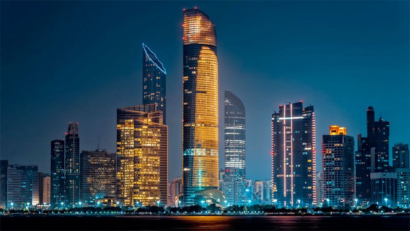 الإمارات الأولى عربيا بمؤشر فيتش المركب لمخاطر الدول في 2023