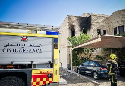 بالصور: الدفاع المدني يخمد حريقًا اندلع بمنزل في منطقة الساية.. ولا إصابات