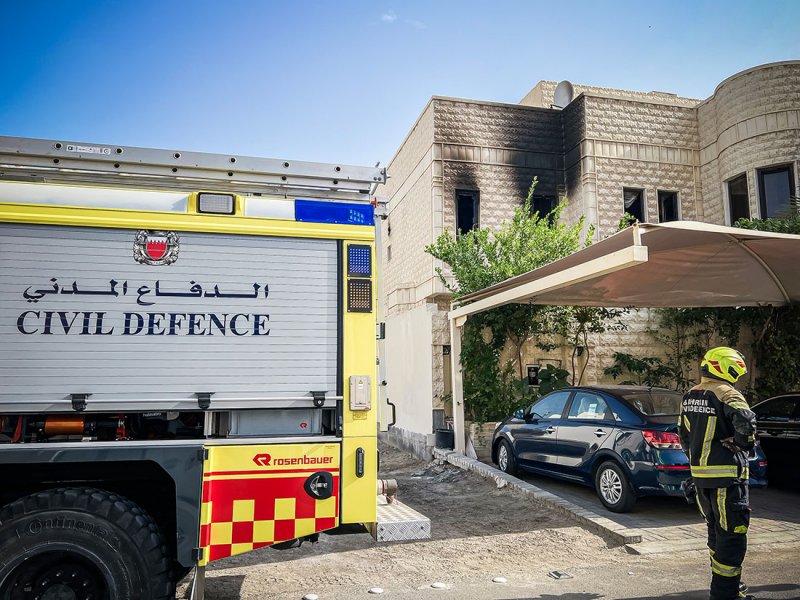 بالصور: الدفاع المدني يخمد حريقًا اندلع بمنزل في منطقة الساية.. ولا إصابات