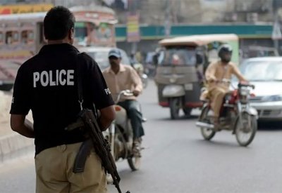 اختطفوا ركاب حافلة.. مسلحون يقتلون 10 بجنوب غربي باكستان