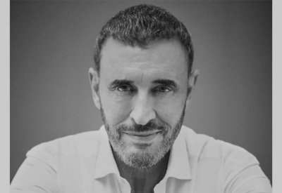 القيصر يحيى حفلاً غنائيًا في دبى الشهر المقبل