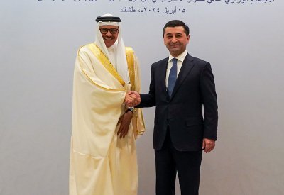 وزير الخارجية يعقد اجتماعًا مع وزير خارجية جمهورية أوزبكستان