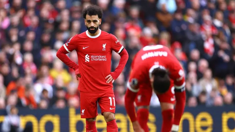 جماهير ليفربول تنقلب على صلاح: "غير مفيد" ويجب بيعه