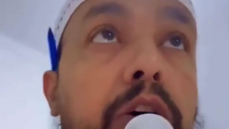 شيخ جزائري يفجر زوبعة.. "ولاية بأكملها مصابة بالمس"