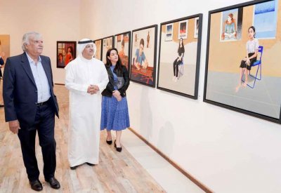 الفنان أصغر إسماعيل يرسم التراثي المحلي وحياة الناس البسطاء