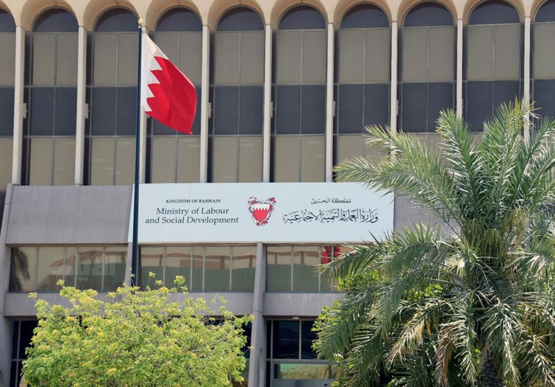 "العمل": أكثر من 2000 شاغر وظيفي متاح وفكرة لطرح برنامج تدريبي خاص للمشمولين بالعفو الملكي السامي