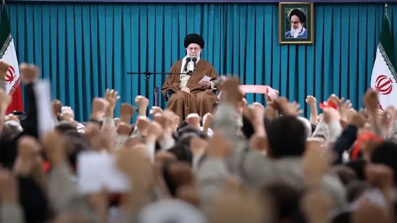 خامنئي عن الهجوم على إسرائيل: المهم إظهار قوتنا لا الأهداف