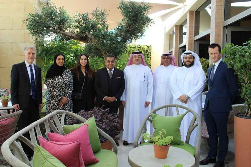 وزير الدولة لشؤون الشرق الأوسط بالمملكة المتحدة يلتقي هيئة علوم الفضاء