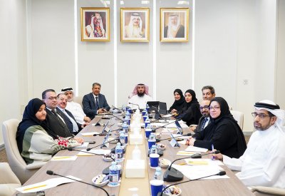 "خدمات النواب" توافق على 5 مشاريع و3 اقتراحات بقانون