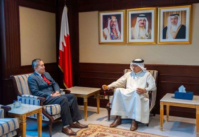 وزير الخارجية يستقبل القنصل الفخري لمملكة البحرين بجمهورية سنغافورة