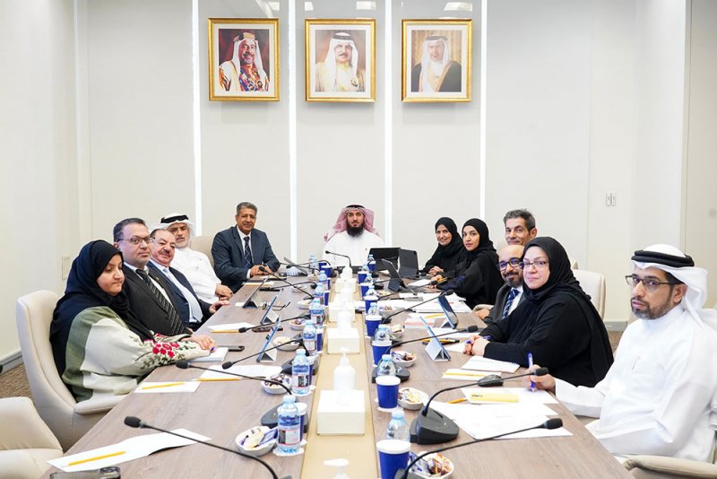 "خدمات النواب" توافق على 5 مشاريع و3 اقتراحات بقانون