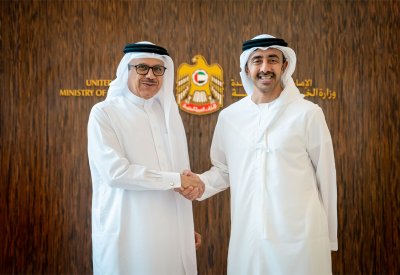 وزير الخارجية يجتمع مع وزير الخارجية بدولة الامارات العربية المتحدة