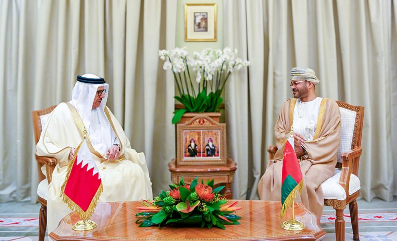 وزير الخارجية يجتمع مع وزير خارجية سلطنة عمان