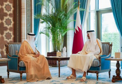 سمو أمير دولة قطر يستقبل وزير الخارجية