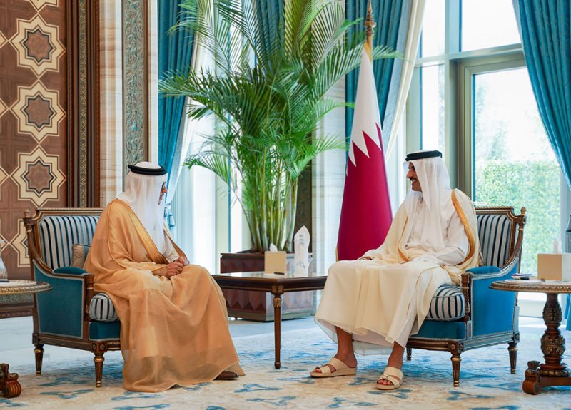 سمو أمير دولة قطر يستقبل وزير الخارجية
