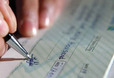“المركزي”: سياسة تشريعية جديدة للتعامل بالشيكات