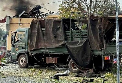 كمبوديا.. انفجار "غامض" بقاعدة عسكرية يودى بحياة 20 جنديا