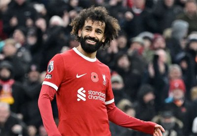 وسط الأزمة.. تقرير يفجر مصير صلاح مع ليفربول