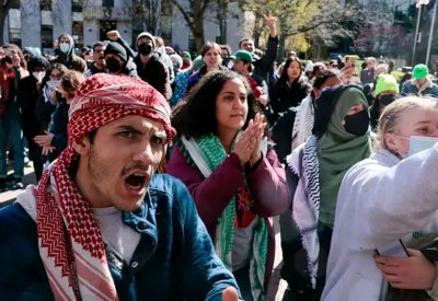 جامعة كولومبيا تغلي.. طلاب حطموا النوافذ مذكّرين بحرب فيتنام
