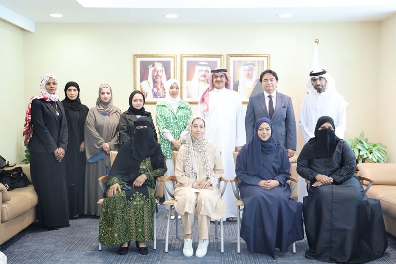 وزير التنمية الاجتماعية يستقبل ممثل جامعة الدول العربية والفائزين بجائزة صاحبة السمو الملكي الأميرة سبيكة بنت إبراهيم آل خليفة لتشجع الأسر المنتجة 2024